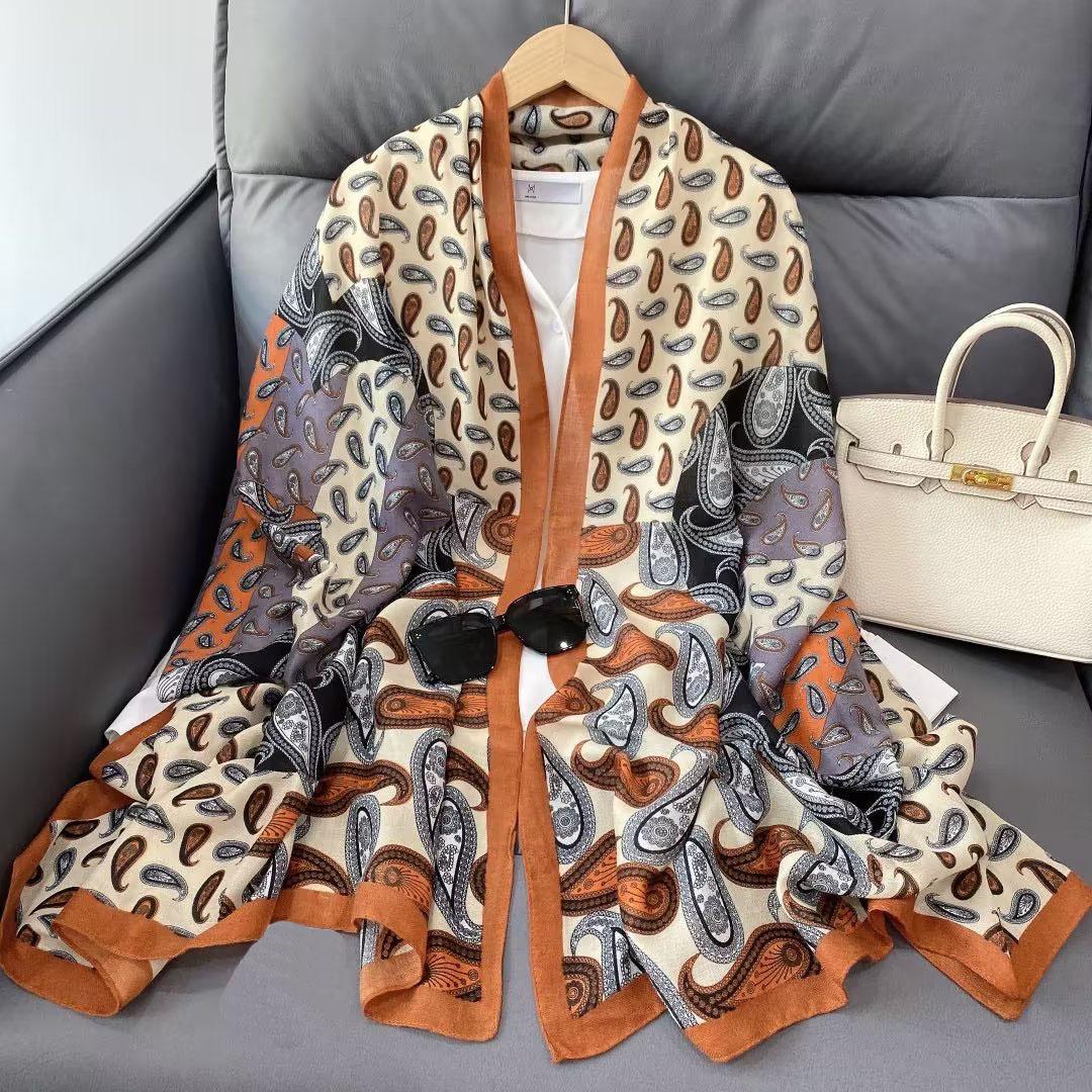 

Шикарный атласный шарф с геометрическим узором — большой, роскошный дизайн с цветными блоками — имитация шелка, ветрозащитный, универсальный головной убор и пляжный аксессуар для стильного путешествия