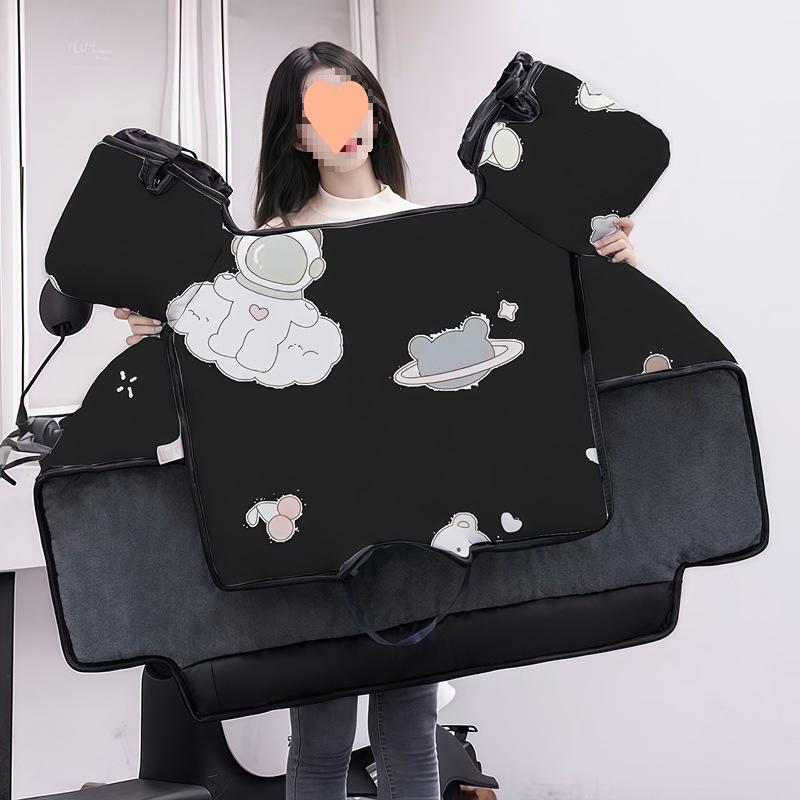 Windproof Fleece-Lined Electric Vehicle Windshield Cape - Full Coverage for Neck & Shoulder Warmth and Cold Protection.