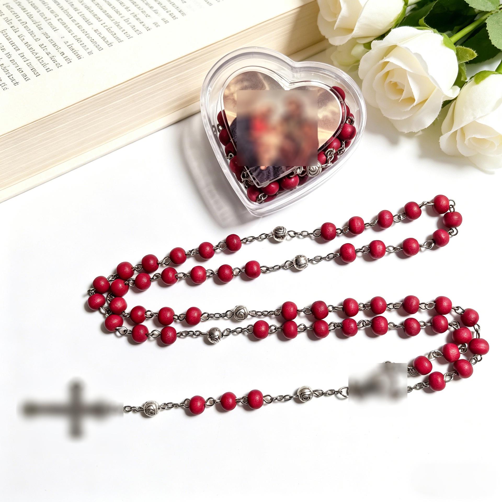 Popular Wood Bead Alloy Cross Necklace with Heart Box Electroplated
