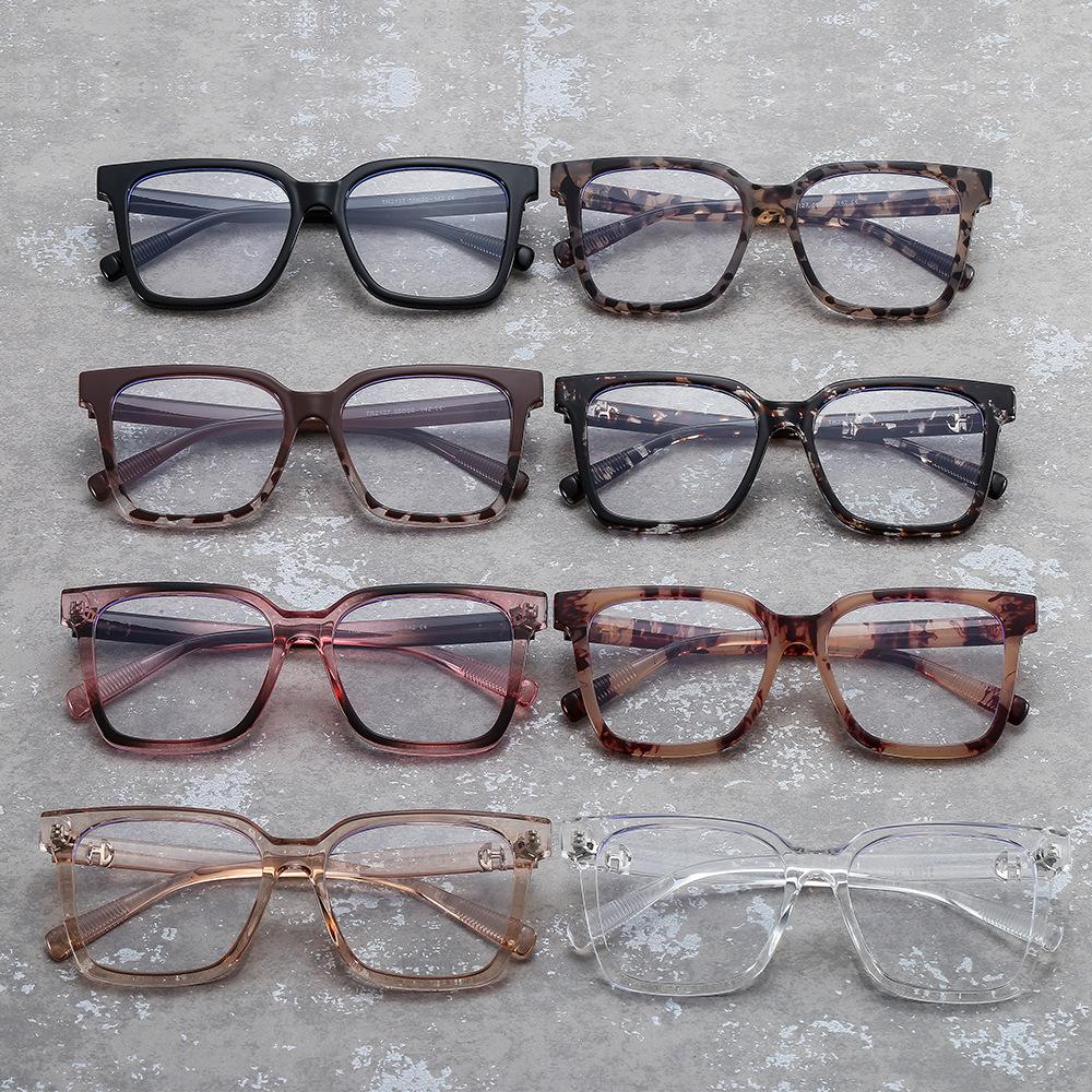 The new TR myopia frame in summer shows a small European and American style with a large frame of anti-blue glasses.