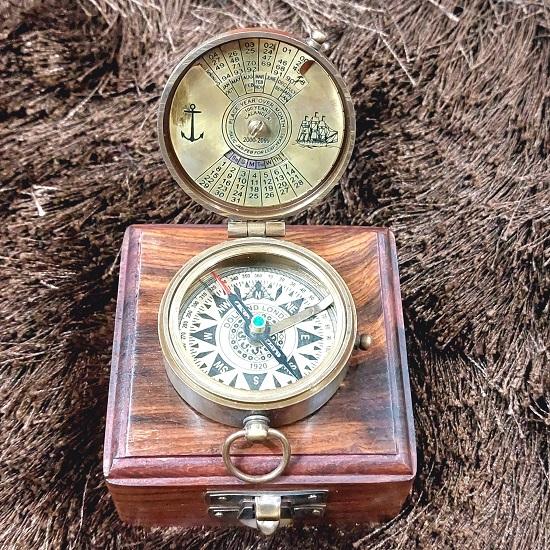 Vintage Brass Brass Antique Compass with Wooden Box Inside Made for the Royal Navy 100 Year Calendar Compass