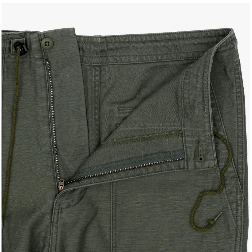 NeedleS Men S pAntS A Olive reverSe SAtin String perlitAig