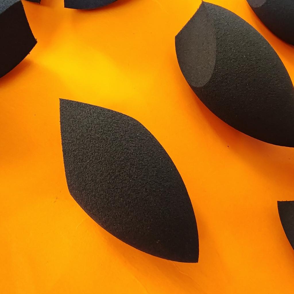 1pc Black Teardrop Makeup Sponge Makeup Application,Reusable, For Foundation, Contouring, Highlighting, Makeup Tool