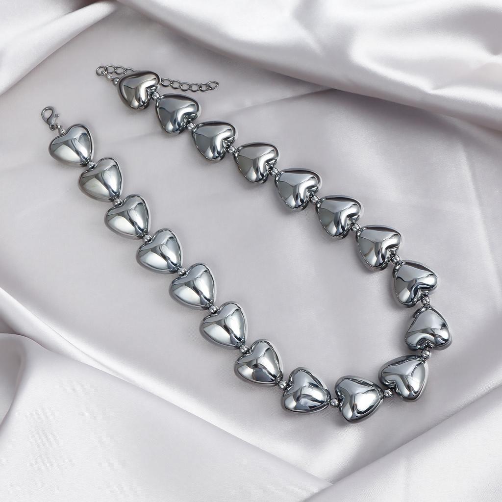 Gunmetal Black Beaded Heart Pendant Necklace Adjustable Length Neckchain Fashionable Clavicle Chain Jewelry for Women