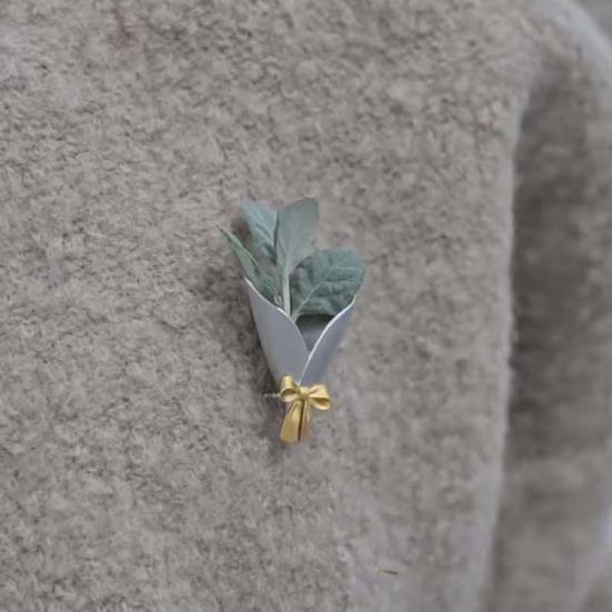 Broszka Miniaturowy Wazon Design Lekka Broszka ze Stopu z Kokardką Gładkie Błyszczące Wykończenie Noszalny Dodatek Artystyczny