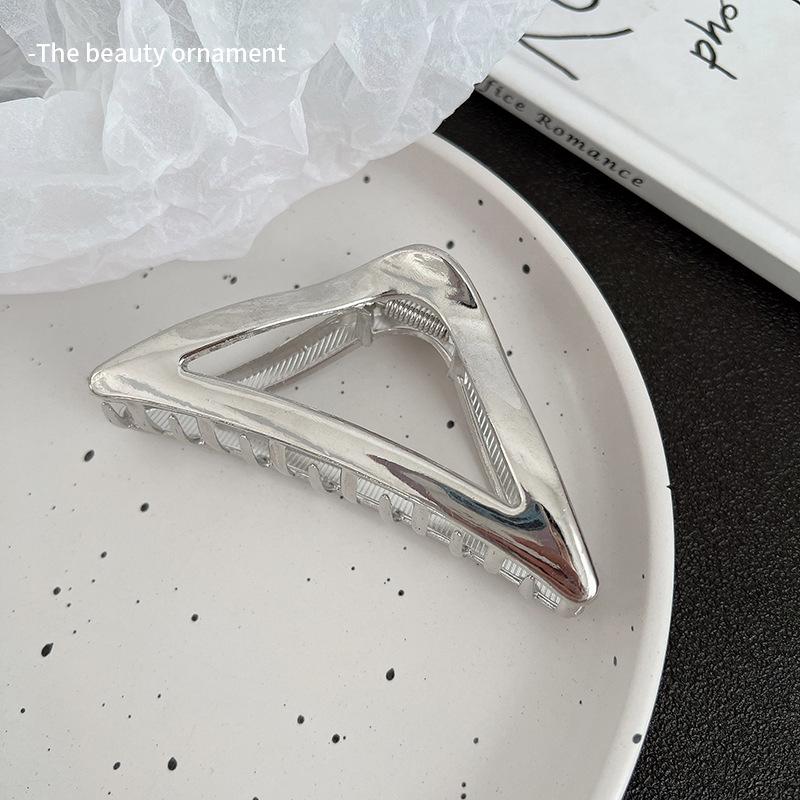 קליפס שיער גדול בצבע כסף מטאלי לשיער עבה - אביזר שיער לנשים