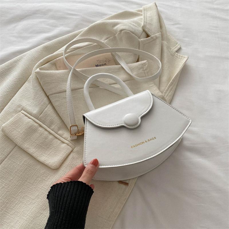 Chic Vintage Minimalist Womens Saddle Bag Stylish Fashionable Crossbody Purse