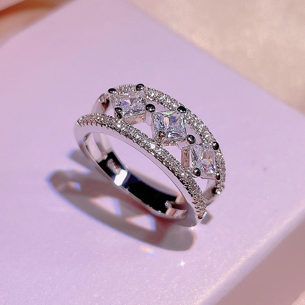 Fashion Full Inlaid White Zircon Marquise Ring  Copper Temperament Ladies Four-Claw Ring Valentine's Day Gift