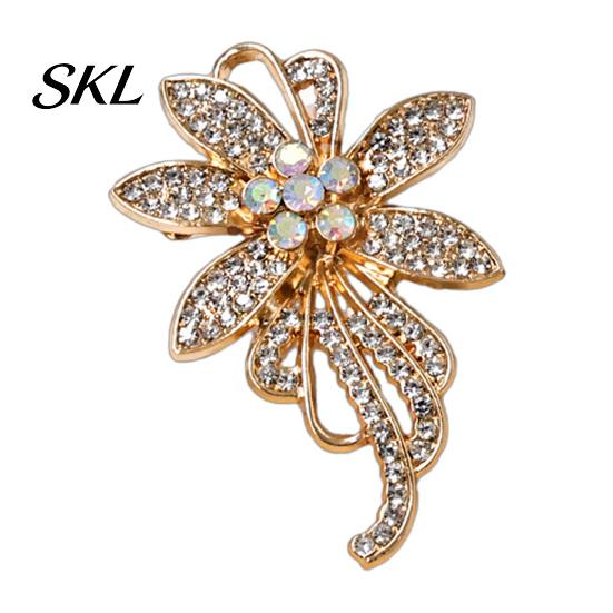 Anti-oxidation Brooch Pin, 3D Flower Design with Sparkling Rhinestones, Lapel Pin Strong Buckle Badge for Coats Shirts Bags Accessories Non-fading