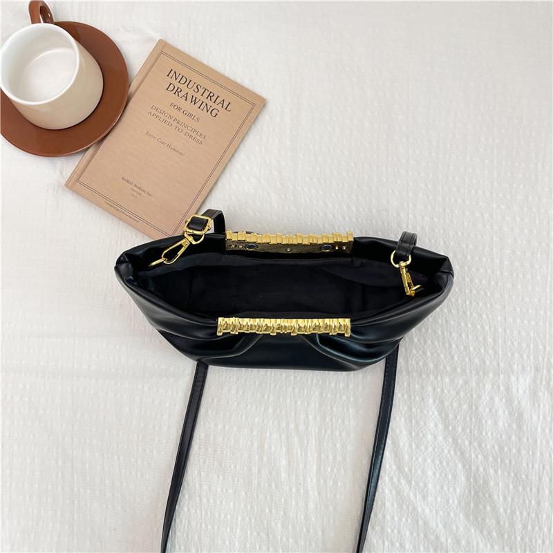 Luxuriöse und elegante Wolken-Stil Bankett-Handtasche und Umhängetasche, personalisierbar und vielseitig