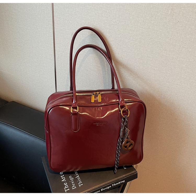 2025 new Korean niche retro briefcase fashionable large-capacity commuter shoulder bag briefcase women