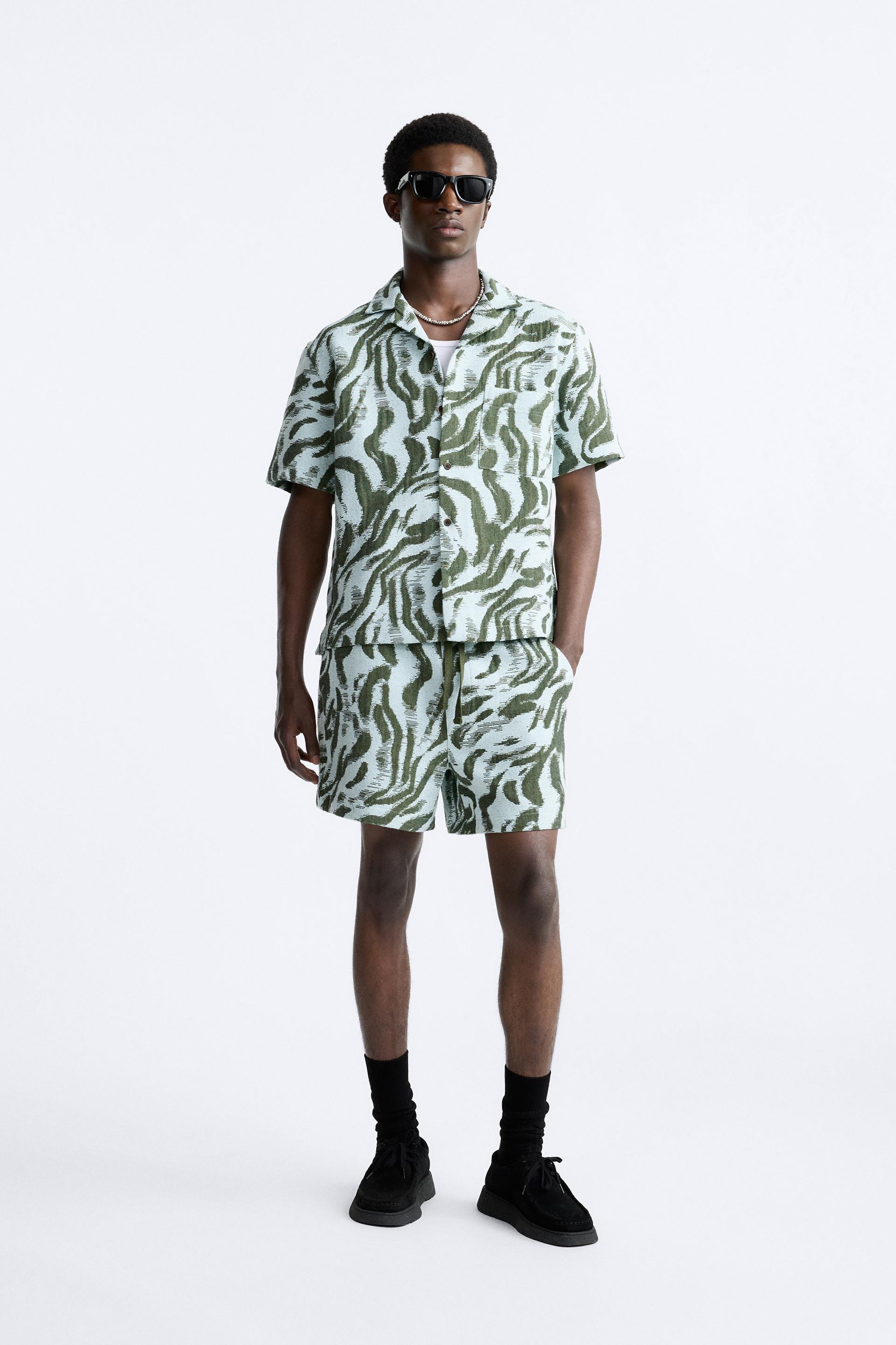 

РУБАШКА ИЗ АБСТРАКТНОГО ЖАККАРДА