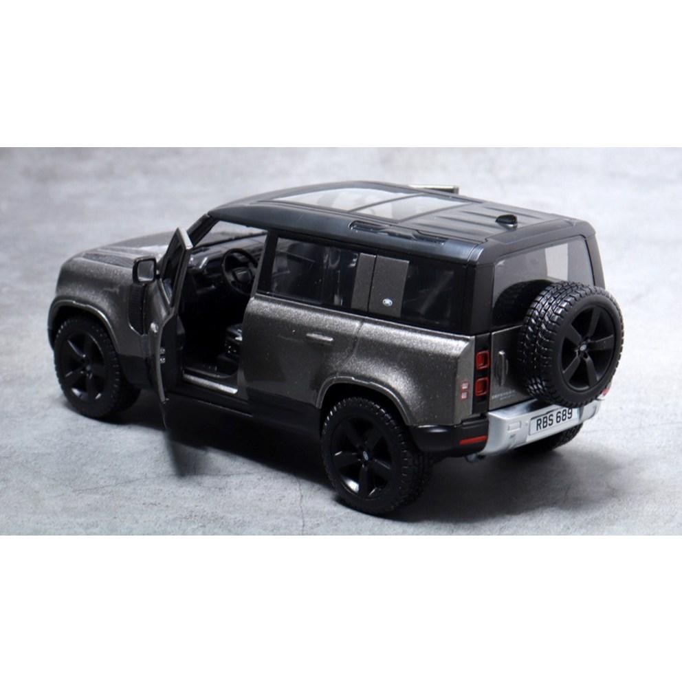Brago 1:24 Land Rover Defender 2022 SUV Diecast Modellauto - Silber