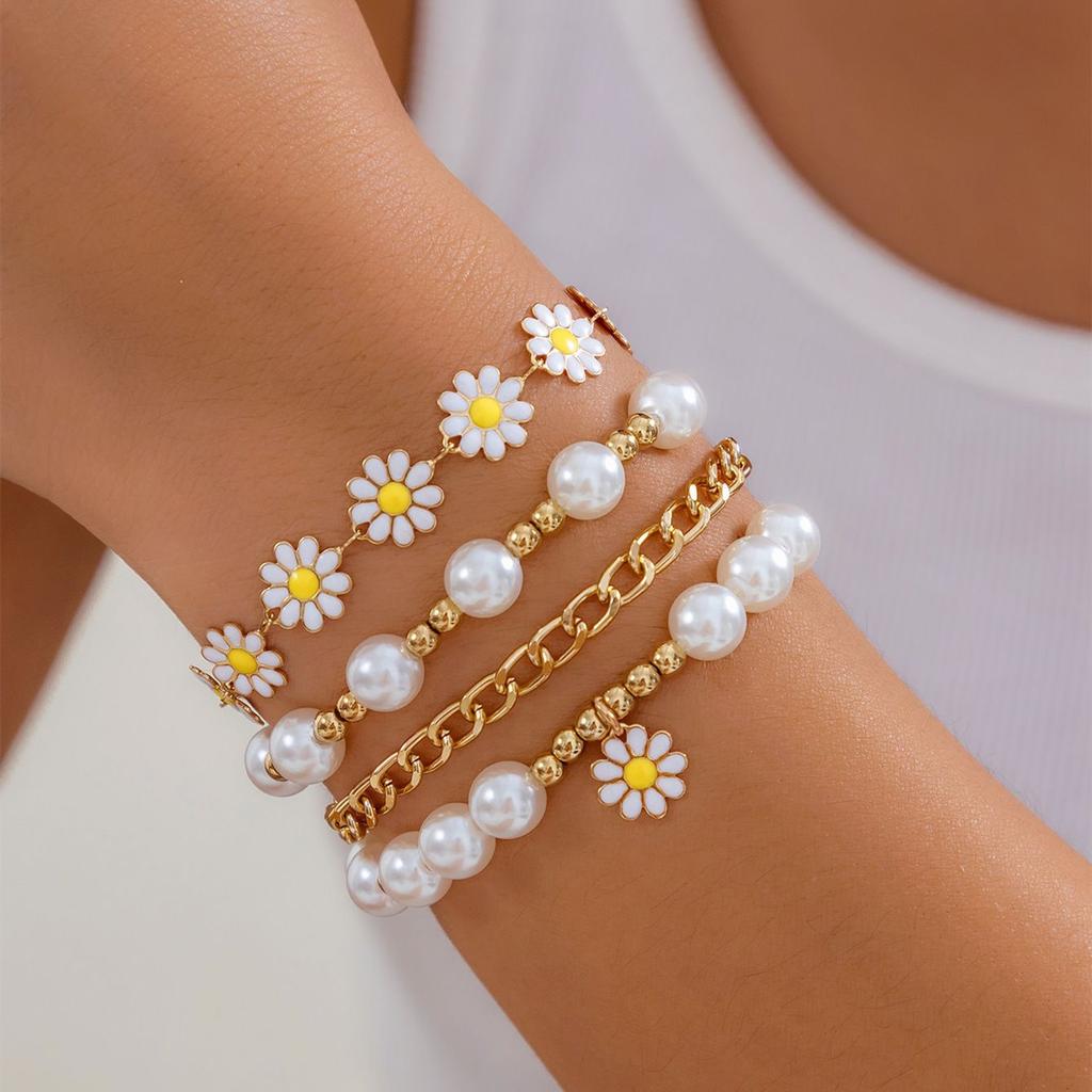 7pcs Vintage Gold Color Daisy Flower Pendant Beaded Bracelet Set for Women Bohemian Star Pearl Bangles Fashion Jewelry Gifts New