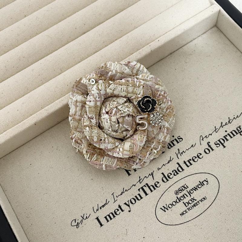 Korean Fabric Camellia Brooches For Women Fashion Handmade Flower Lapel Pins Elegant Clothing Jewelry Accessories Corsage