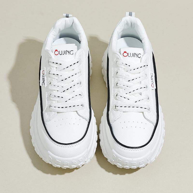 

2024 Новая модель женской обуви. Толстая подошва добавляет высоты. Вулканизированная повседневная обувь. Нескользящая и износостойкая повседневная спортивная обувь. 35 чёрный