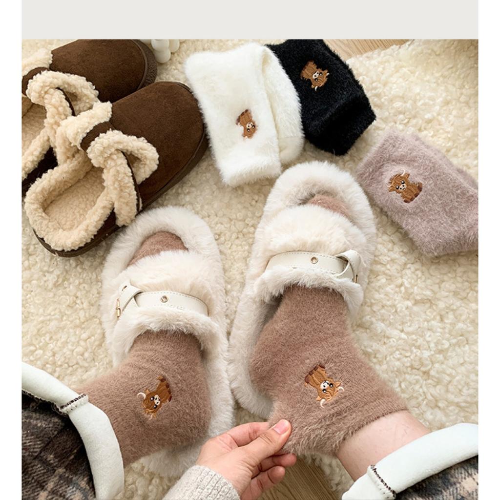 10-1 pairs Autumn and Winter Coffee Colored Cartoon Cow Embroidery Women's Socks with Thick Velvet and Warm Socks for Home Flooring, Mid Tube Socks