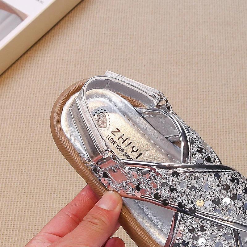 2024 Sommer Kinder Sandalen für Mädchen Mode Elegant Prinzessin Glitter Weiche Sohle Bequem Casual Vielseitig Trendy Strand Schuh