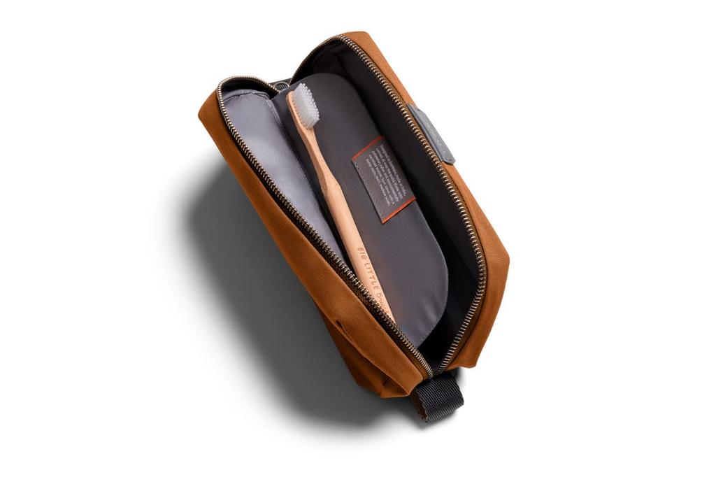 Bellroy Kulturbeutel für Reisen, Bronze-Set, wasserabweisend (Toilettenartikel, Parfüm, Rasierer, Haarbürste, Zahnbürste) -