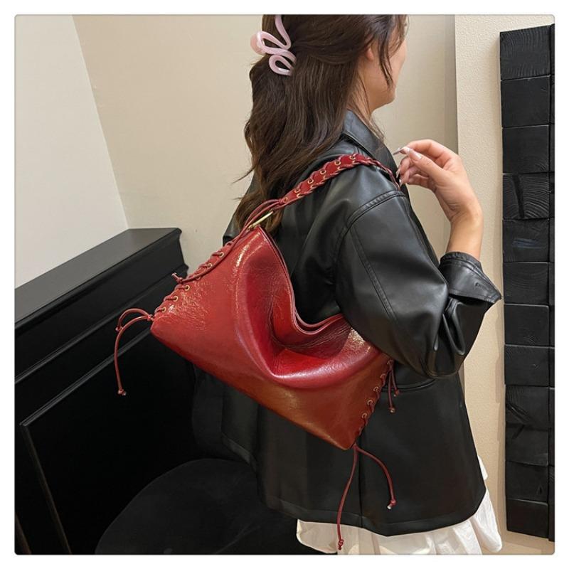 Retro Bag Women's Large-capacity New Autumn and Winter Versatile Niche Shoulder Underarm Bag Woven Commuter Bag