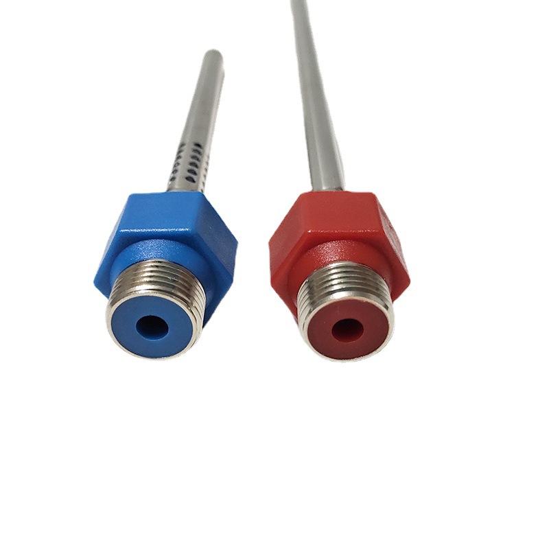 Obecný elektrický ohřívač vody vestavěná izolační stěna protielektrická izolace stěny vstupní a výstupní potrubí teplé a studené vody netěsnostní stěna