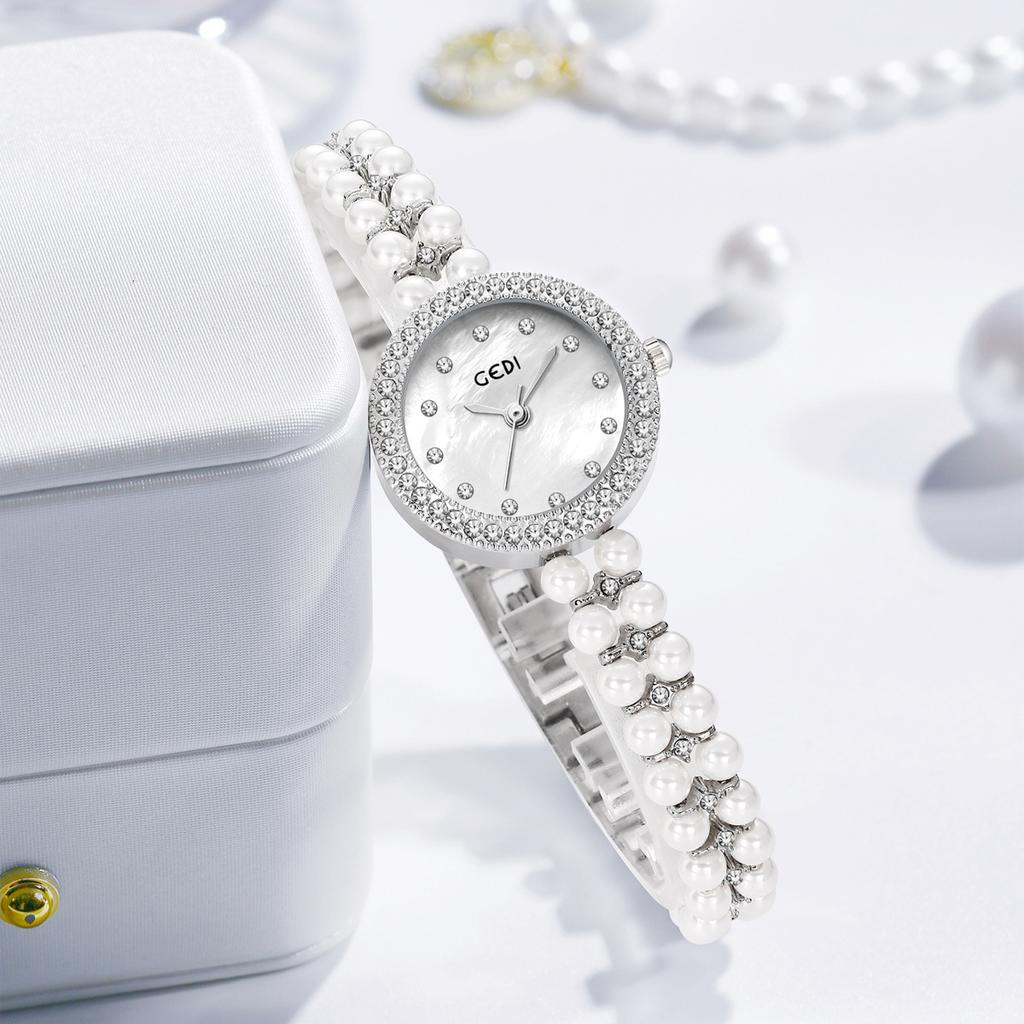 Lehce luxusní dámské hodinky s diamanty a lilií Niche Čínské vysoce kvalitní hodinky s korálkovým řemínkem Dámský náramek Quartzové hodinky