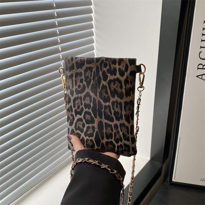 

Retro niche design casual small bag women s 2025 autumn new fashion trend textured shoulder small square bag