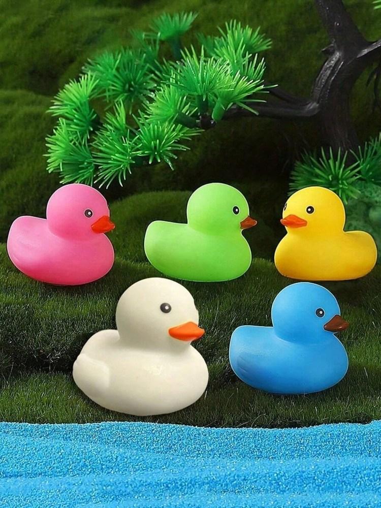 5pcs Random Color Mini Duck Shower Toys, Summer Beach Swimming Pool Activity Bathtub Swimming Bath, Christmas Children's Toys