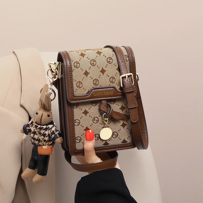 Mobile phone bag new autumn and winter messenger bag light luxury mini bag niche design high-end shoulder bag luggage