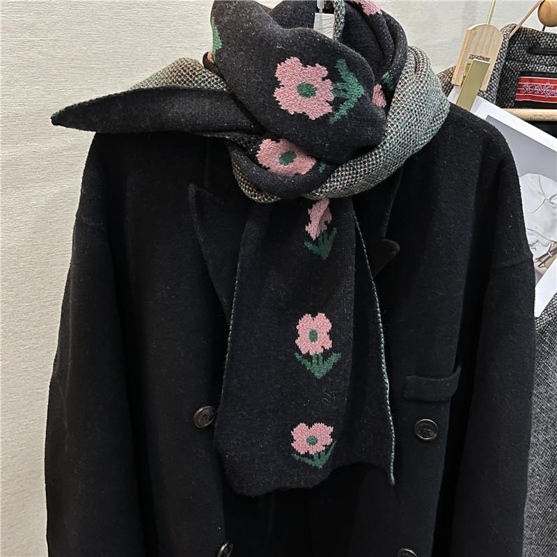 Cute little flower knitted scarf girls Korean version ins wind wool scarf versatile warm student thickened couple tide