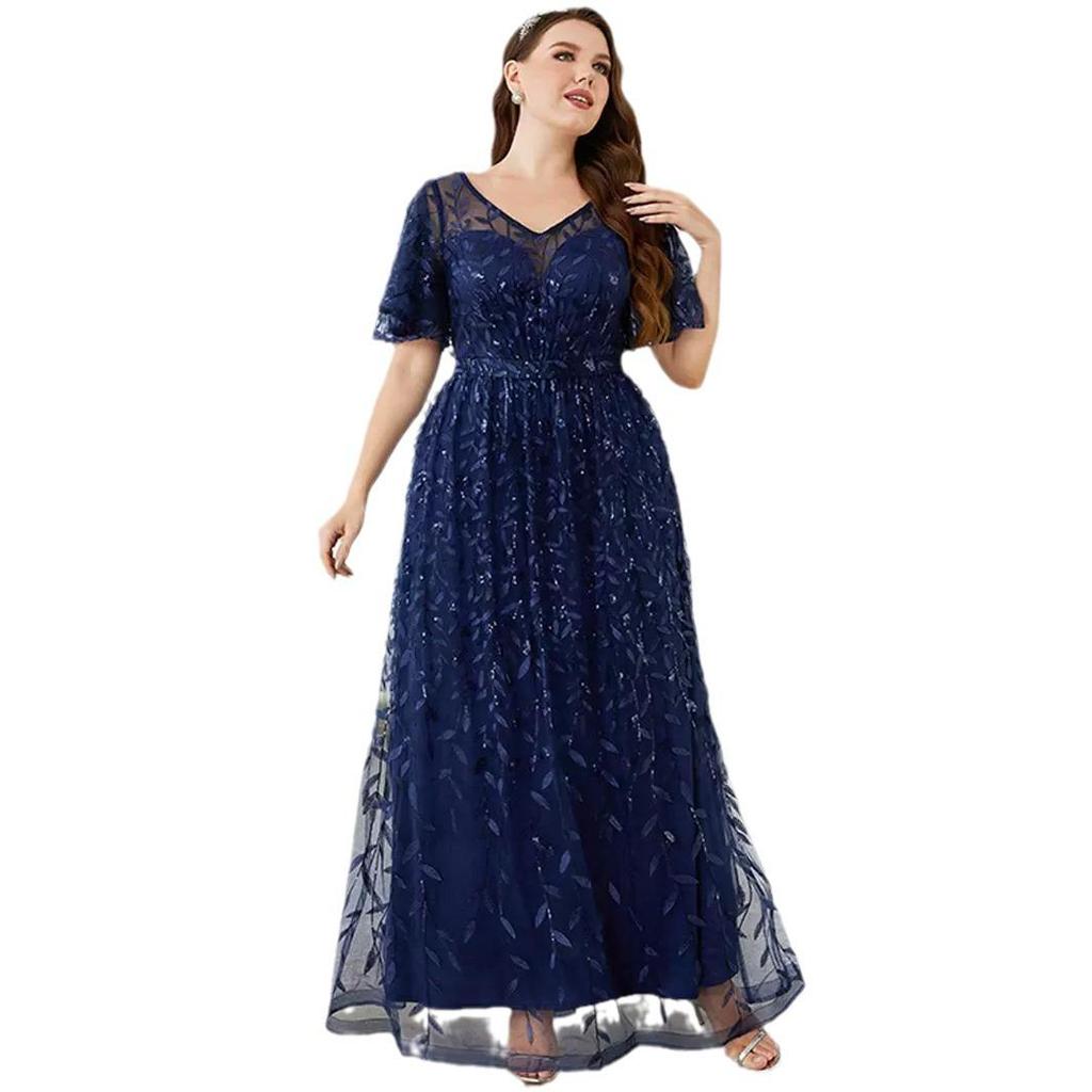 European-American V-neck Lace Evening Dress with Mid-Sleeves, Elegant for Banquets and Spring Events.