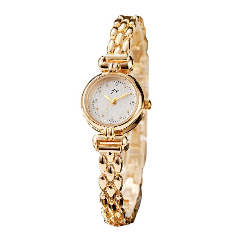 Elegant Women's Small Dial Steel Bracelet Watch: Light Luxury for Students and Ladies