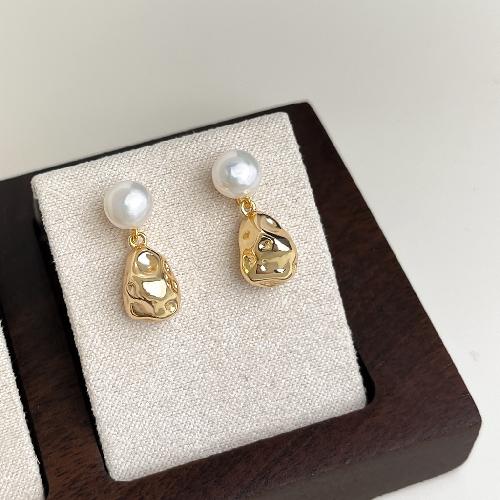 French Light Luxury Baroque Pearl Earrings Personality Fashion Temperament Freshwater Pearl Earrings Retro Earrings High-end Sense