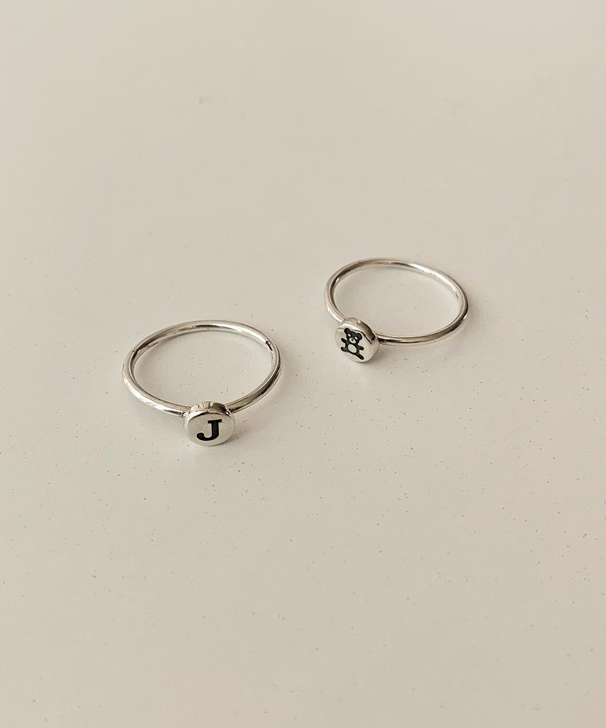 Code.H (Silver 925) Round Initial Ring