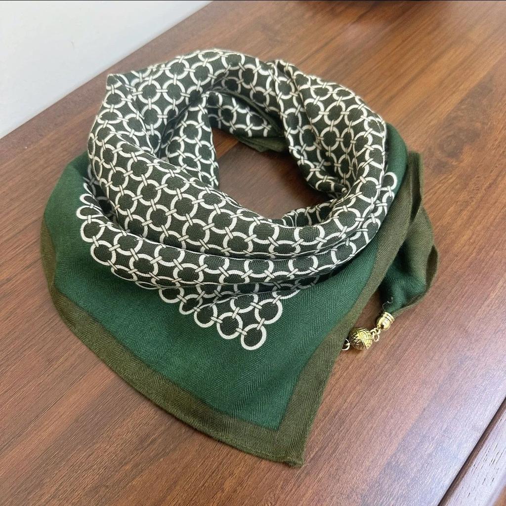 New Style Magnetic Buckle Print Silk Scarf Women New Spring Autumn Wraps Neck Scarf Fashion Cross Scarves High-End Scarves