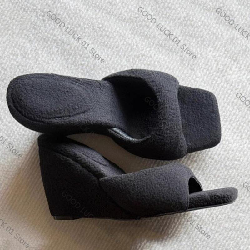 Fashion 2025 Slip Belt Wedge Heels Women's Niche Fashion Versatile Bread Plush Fleece Square Toe Slippers