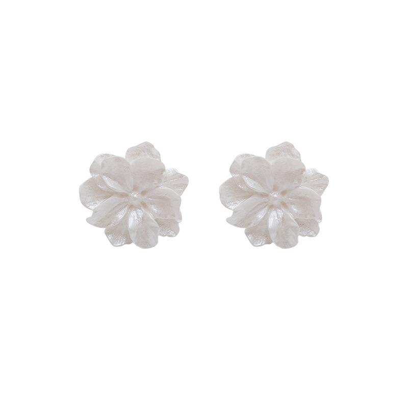 Zhao Ruth White Beautiful Girl Flower Earrings Tide French Sense Earrings Women'S Summer Earrings