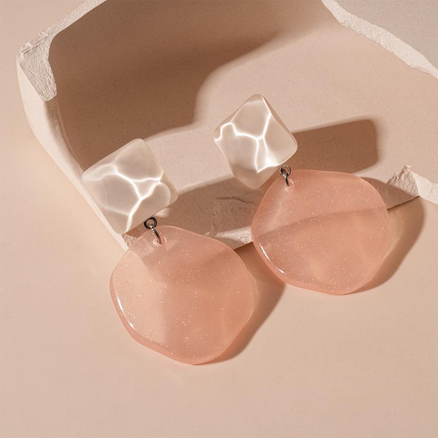 Искрящиеся смоляные неправильные геометрические серьги с серебряной иглой, милые минималистичные серьги для commuters