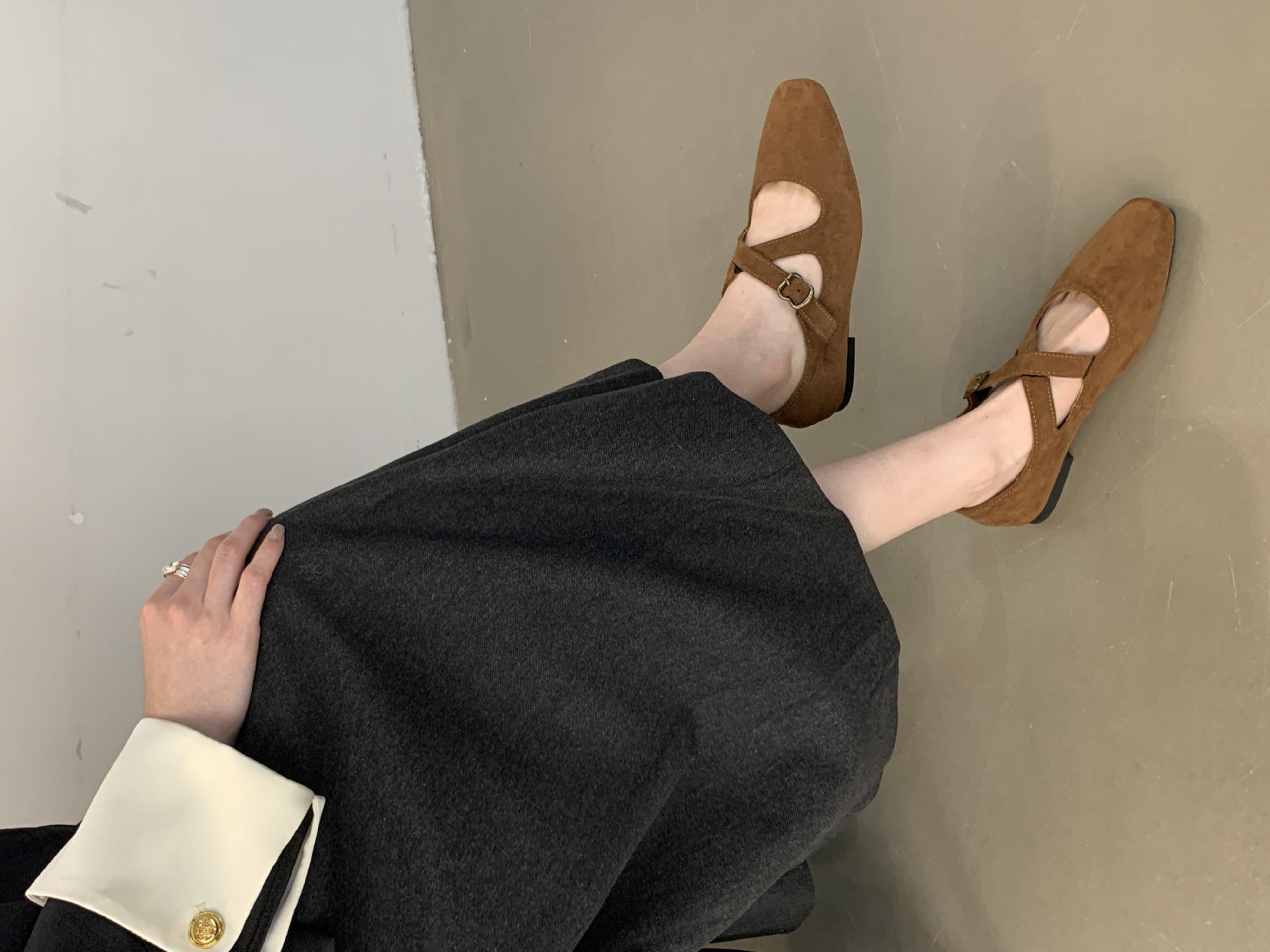 

Vintage cross belt low heel red single shoes women s spring and autumn temperament with skirt niche Mary Jane shoes 39 коричневый