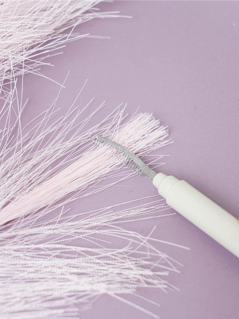 Dual-Ended Eyelash Separator Comb