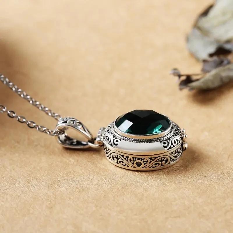 Gawu Box Pendant Green/red Crystal Setting Openable Photo Box Necklace Vintage Memorial Jewelry Birthday Gift for Women