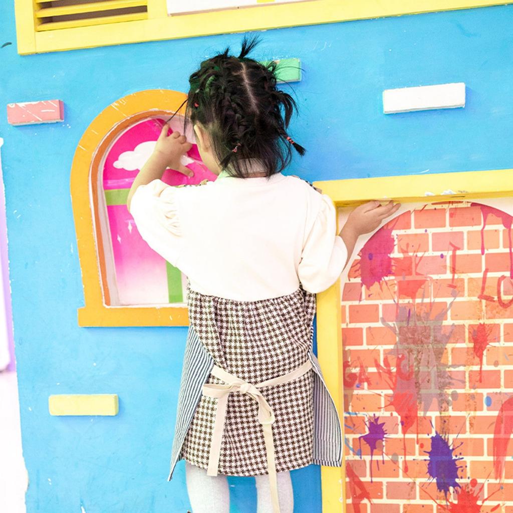 A Apron Suitable For Children To Make Art Handicrafts