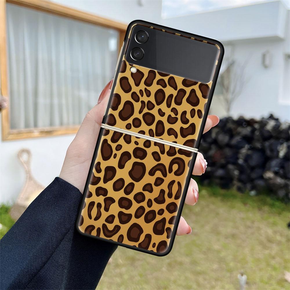 Luxushülle für Samsung Galaxy Z Flip 4 3 5G Schwarz PC Hart Handyhüllen Mode Rückseite ZFlip Funda Zebra Leopardenmuster Capa