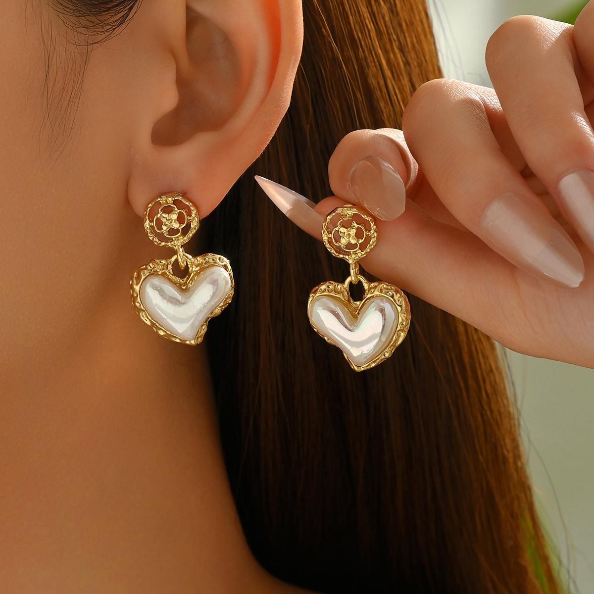 

Серьги женские геометрические любовь ниша дизайн с инкрустацией жемчугом легкая роскошь серьги-пусеты универсальные с высоким чувством