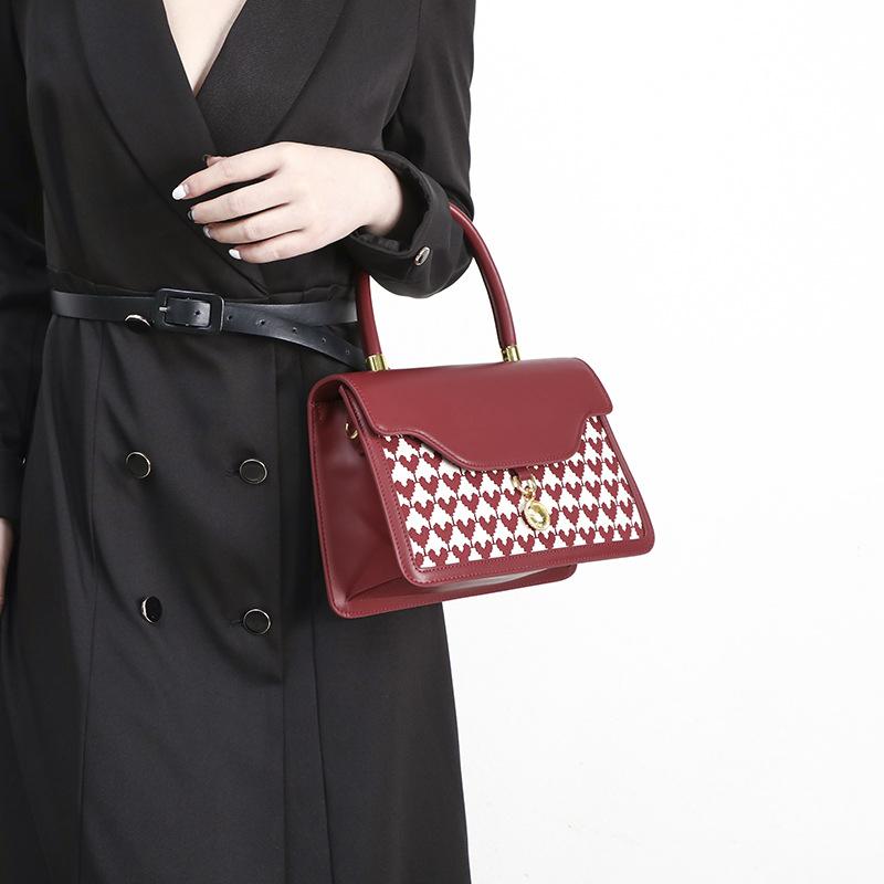Heart-shaped red handbag for women 2024 new model, high-end wedding bag, bride gift, bridal bag, crossbody handbag