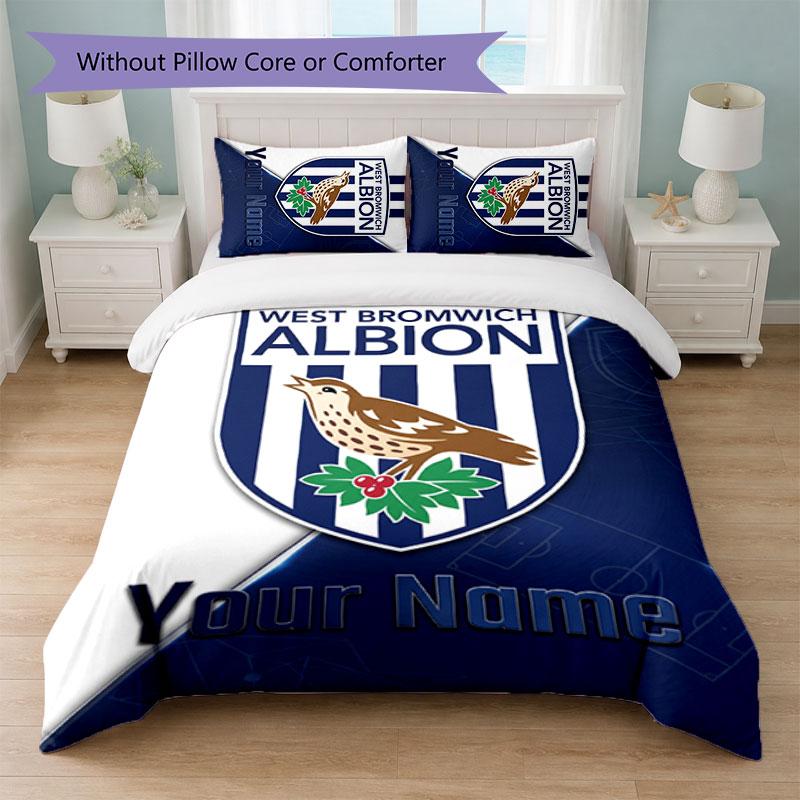 Set Biancheria da Letto Personalizzato West Bromwich Albion FC con Nome Testo 1 Copripiumino + 2 Federe Logo Calcio Regalo Personalizzato per Occasioni Speciali Decorazione Camera da Letto