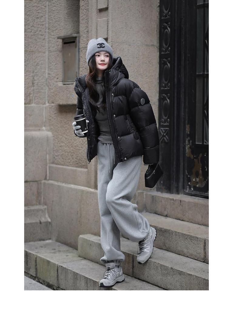 Women's 2025 Snow Mountain Black Cloud Puffer Jacket: New Thickened Short Winter Streetwear Fashion