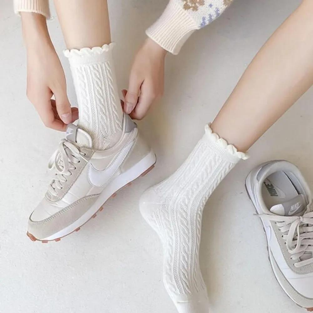 Loose Luna twisted women's mid-calf fashion socks