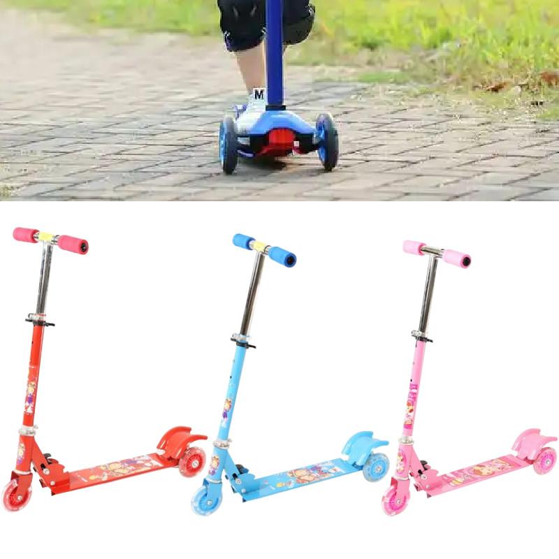 Three Iron Kids Wheel Scooter With Flashing Illumination And Folding Compact