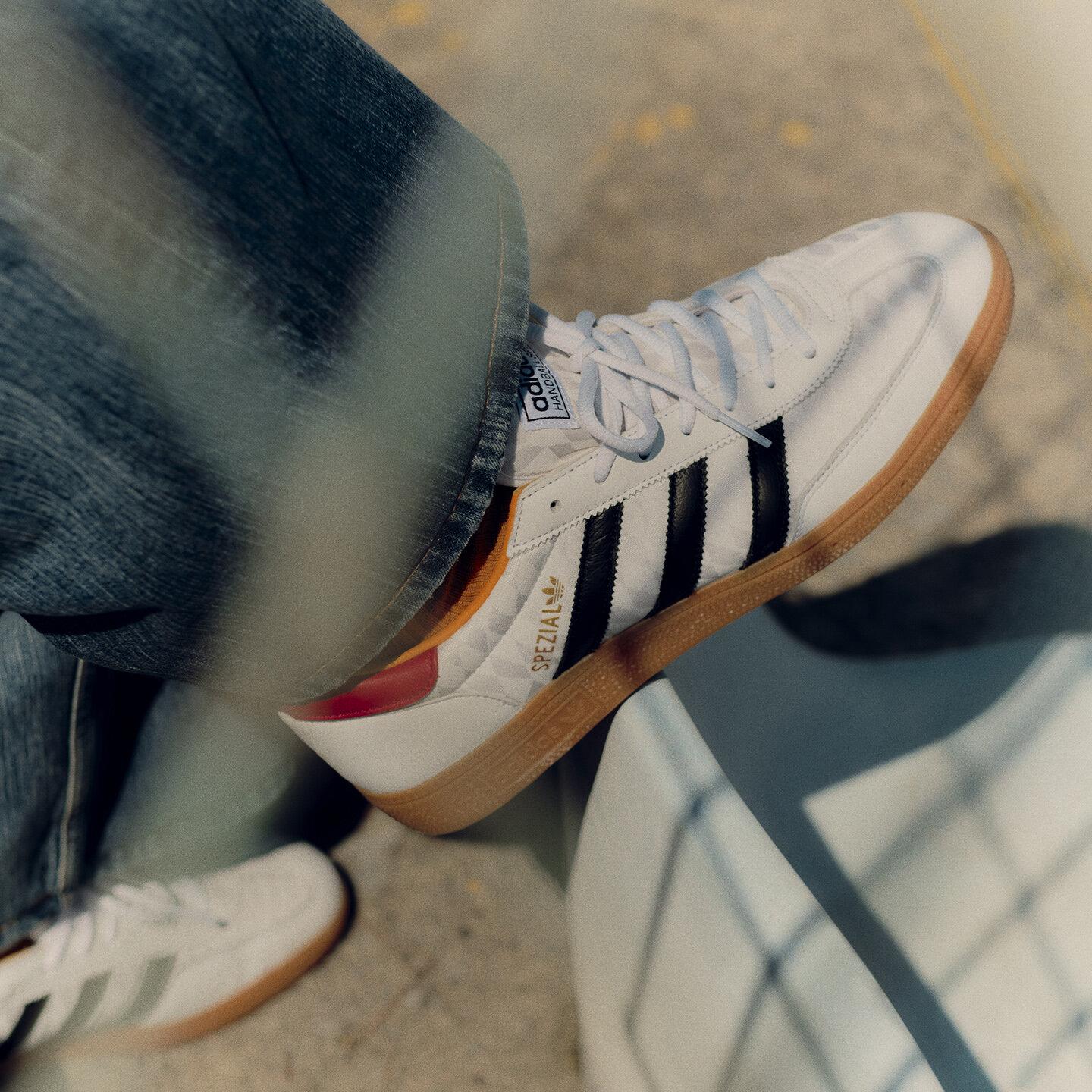 adidas Handball Spezial White Black Bold Red 36